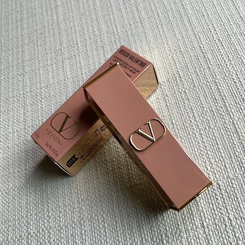 Valentino Rosso Valentino Satin Lip Color — 142A flirty nude